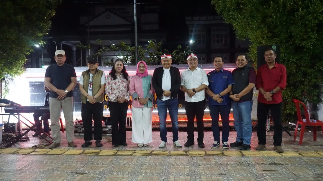Semangat HUT ke-80 RI Kemerdekaan Menggema: Bengkulu Tengah Bagikan Bendera, Bupati Murung Raya Turut Hadir
